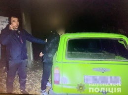 Запорожский полицейский гулял на Хортице с женой и обнаружил угнанный автомобиль