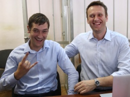 Фрацузский суд отклонил иск Алексея и Олега Навальных к фирме "Ив Роше"