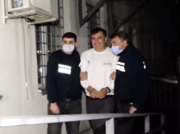 Арестованный Саакашвили, который голодает уже 15 дней, согласился на медосмотр