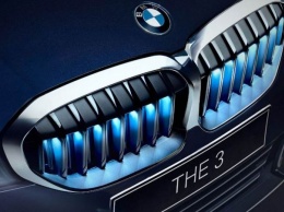 Седан BMW 3-Series получил светящуюся решетку радиатора