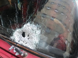 В Черновцах арестовали стрелявшего по автомобилю с людьми мужчину
