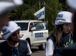 Оккупанты в Донецке устроили "пикет" и заблокировали отель с наблюдателями ОБСЕ