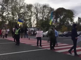 Верните нам газ: В Харькове митингующие перекрыли трассу на въезде в Харьков