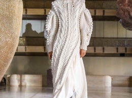 Белое вязаное платье - идеальный выбор для холодной погоды