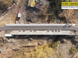 Не ремонтировали более 50 лет: в Дергачах под Харьковом заканчивают ремонт части моста
