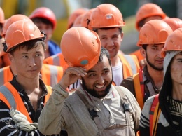 В Узбекистане начался набор рабочих на стройки в России