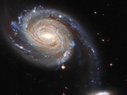 Хаббл сфотографировал галактику на пороге катастрофы
