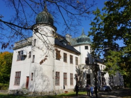 В Черкасской области старинному дворцу вернут первоначальный вид (фото)