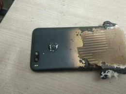Во время онлайн-урока у школьника взорвался смартфон, ребенка спасти не удалось