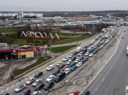 По сути - домашний арест. В Москве на 4 месяца вводят домашний режим для невакцинированных пожилых граждан