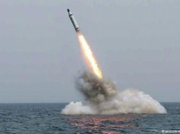 Северная Корея запустила у побережья Японии по меньшей мере одну баллистическую ракету
