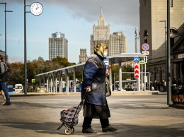 В Москве из-за COVID-19 вводят "домашний режим" для пожилых людей
