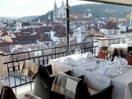 В Чехии предлагають требовать ковид-сертификаты в ресторанах