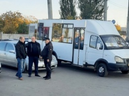 Проезд в общественном транспорте только на сидячих местах и только в масках: николаевцам напомнили правила карантина