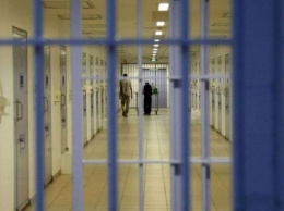 В тюрьмах заключенным разрешат платные телефонные разговоры и пользование интернетом, - Минюст