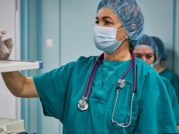 Ставка и 300% надбавки: харьковские больницы набирают персонал для работы с коронавирусными пациентами