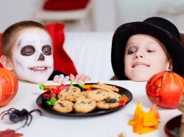 Страшно вкусно: как приготовить три вида сладостей на Хэллоуин