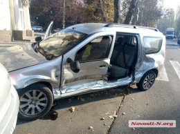 В тройном ДТП в центре Николаева пострадали два человека