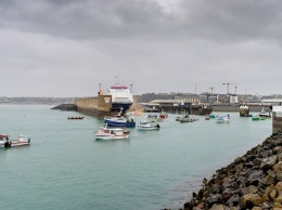 Франция задержала британский рыболовецкий траулер