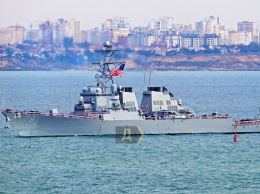 Американский эсминец спешит в Черное море