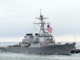 Россия начала следить за эсминцем США, которой вошел в Черное море