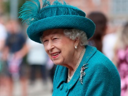 Королева Елизавета II две недели не будет посещать публичные мероприятия
