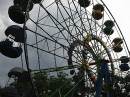 Обнова: в парке "Победа" заменят колесо обозрения
