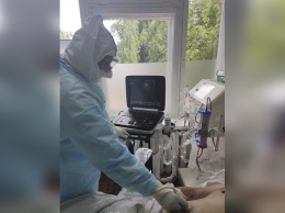 «Не умер ни один вакцинированный пациент»: ситуация в коронавирусном отделении больницы Мечникова