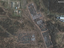 Появились новые спутниковые снимки скопления российских войск вблизи границы с Украиной
