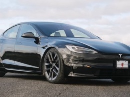 У Tesla Model S Plaid обнаружились проблемы с тормозами и рулевым управлением