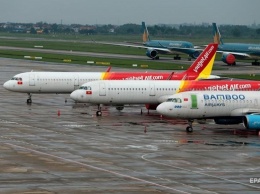 В аэропорту столицы Вьетнама столкнулись два самолета
