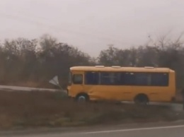 Под Кривым Рогом возле Марьяновки фура столкнулась с рейсовым автобусом