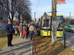 Водитель умер за рулем автобуса во Львове