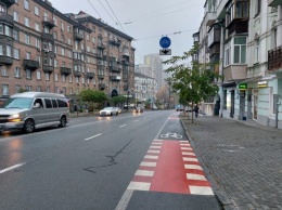 В центре Киева появились новые велосипедные полосы и коробчатая разметка