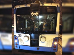 В Днепре больше не работает водитель троллейбуса, который задержал вооруженного пассажира: подробности