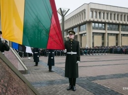 Литва направляет войска на границу Польши и Беларуси