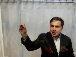 Саакашвили вывезли из тюрьмы на вертолете - его мать