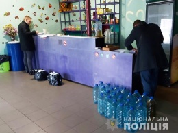 В Николаеве полиция изъяла 350 литров фальсифицированного алкоголя (ВИДЕО)