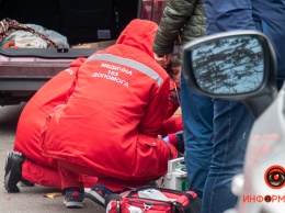 В Днепре на Владимира Мономаха Renault сбил женщину: поиск свидетелей