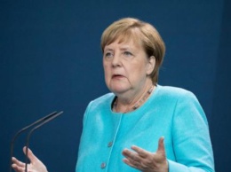 Меркель созвонилась с Путиным: о чем говорили политики