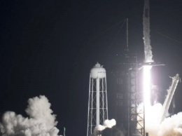 SpaceX запустила на МКС космический корабль с четырьмя астронавтами (ФОТО, ВИДЕО)