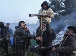 В Польше заявили о стычке со 150 агрессивными мигрантами
