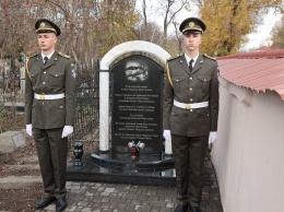 Послы Франции и Германии возложили цветы к мемориалам памяти в Одессе