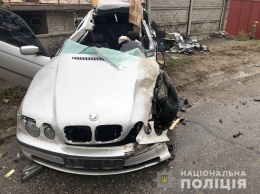 В Запорожье столкнулись легковушка и микроавтобус - один из водителей умер в больнице