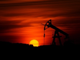 Нефть дешевеет на фоне слухов, что США откроют стратегический резерв