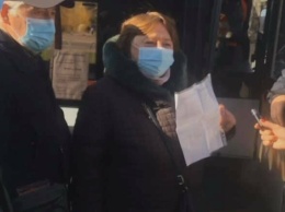 Личный протест! В Мариуполе пенсионерка решила не платить за проезд и не показывать сертификат о вакцинации, - ВИДЕОРЕПОРТАЖ