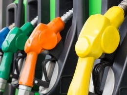 Минэкономики снизило предельные цены на бензин и дизтопливо