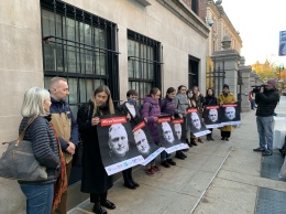 В США прошла акция в поддержку журналиста Радио Свобода Владислава Есипенко