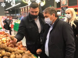 Министр сельского хозяйства Крыма нашел в Симферополе картофель по 30 рублей