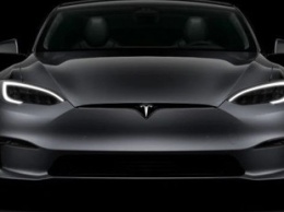 Владельцы электромобилей Tesla стали все чаще сталкиваться с ложными автоматическими торможениями